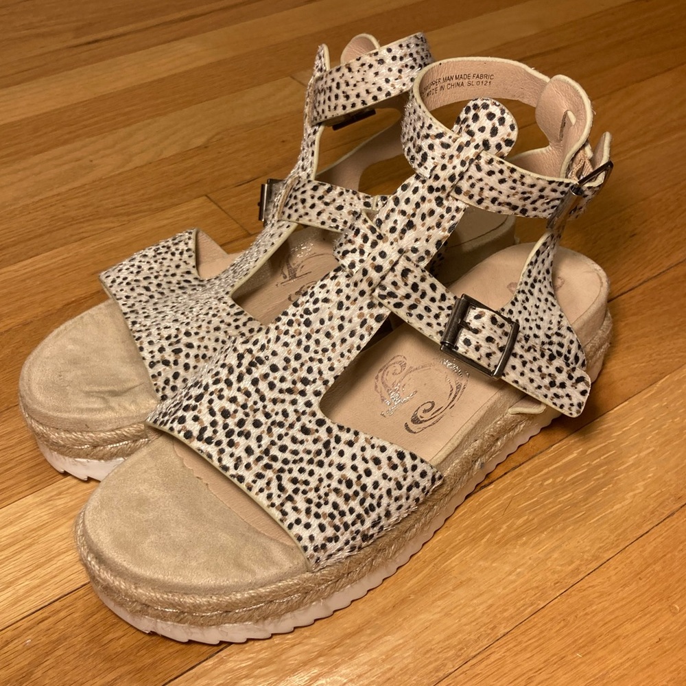 Very G Cheeta Print Sandals